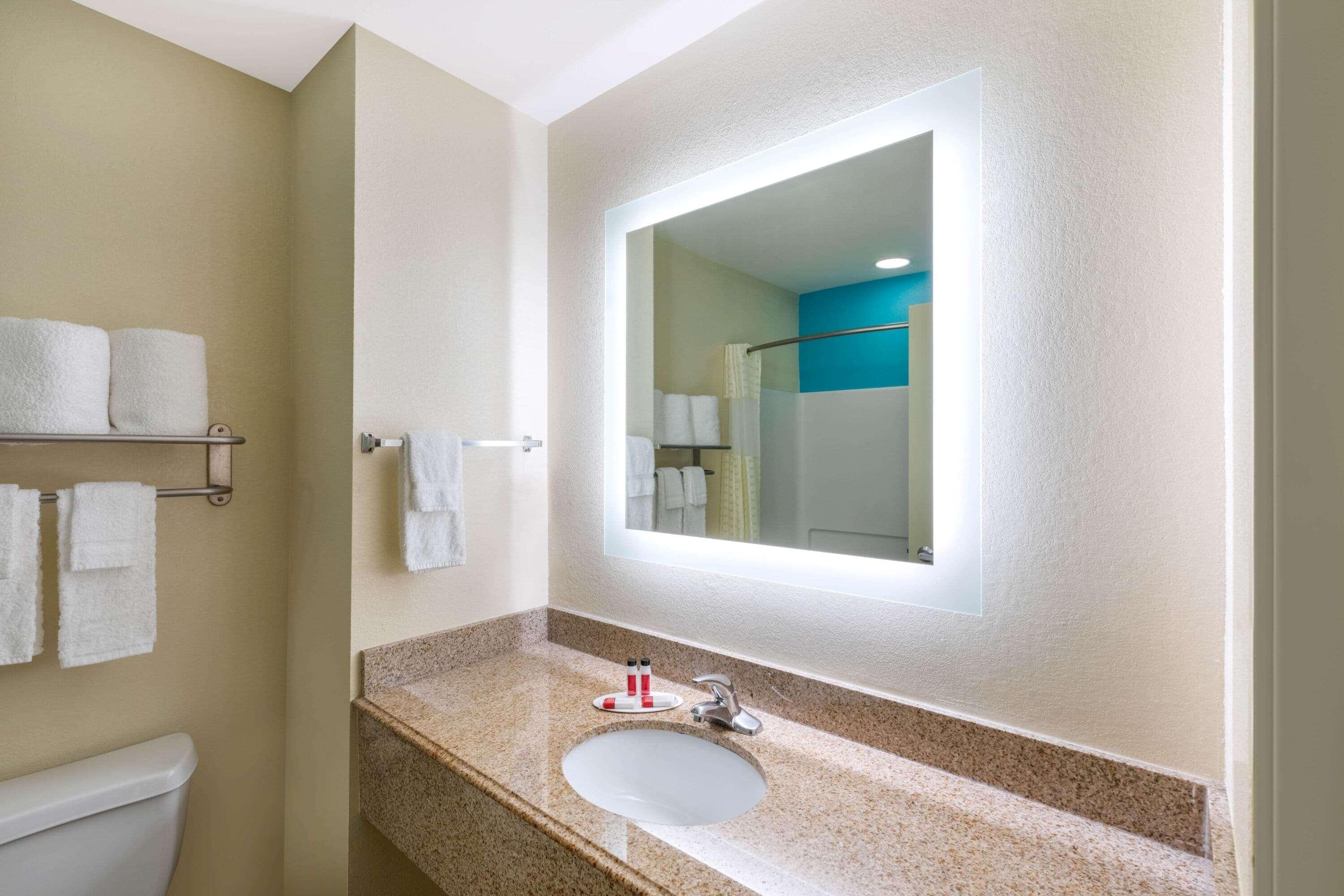 Howard Johnson By Wyndham Houma Luaran gambar