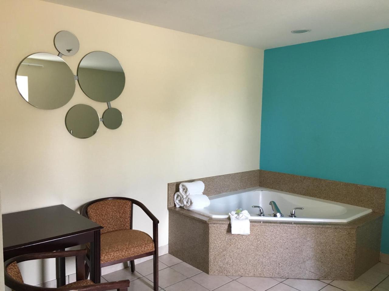 Howard Johnson By Wyndham Houma Luaran gambar
